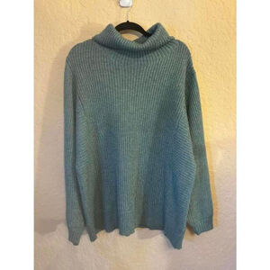 American Eagle Green Loose Fitting Turtleneck Sweater - Size M